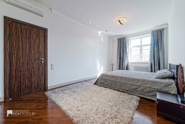 Жилой фонд 3-х комнатные Аренда
